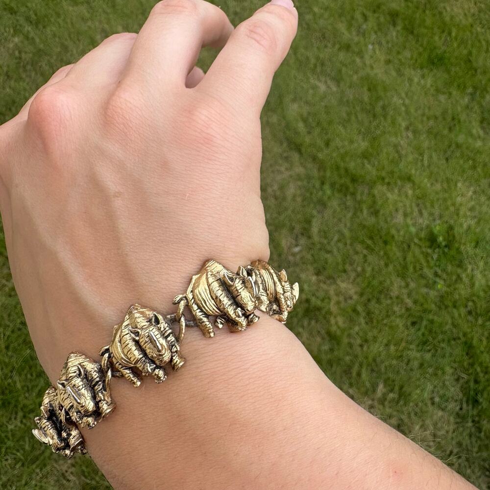 Vintage Costume Rhino Gold Colored Clasp Bracelet